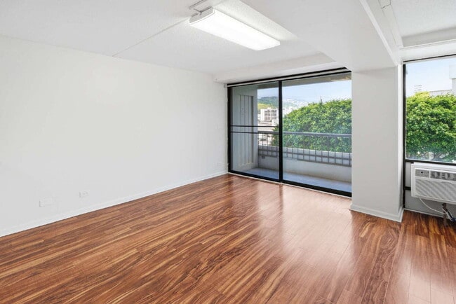 Building Photo - Marco Polo | Renovated 1 Bedroom, 1 Bath, 1 Parking | $2,500/Month