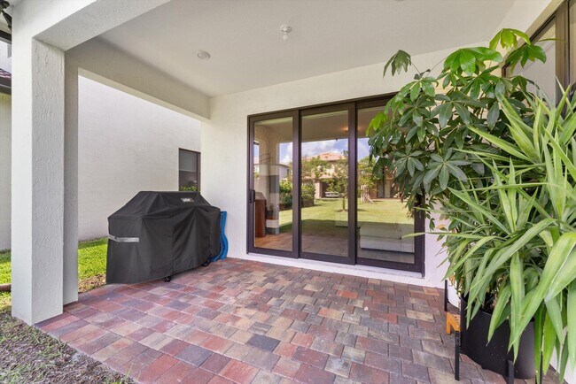 Building Photo - 4757 Roldan Ct