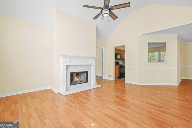 Building Photo - 2705 Waymar Dr SW