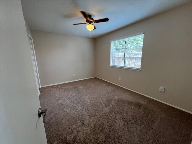 Building Photo - 12302 Alderbrook Dr