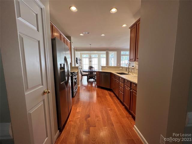 Building Photo - 4254 Piccadilly Ln