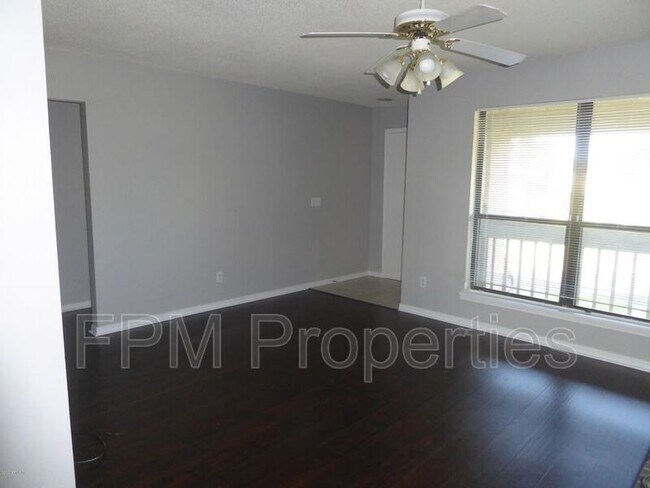 Building Photo - 10200 Belle Rive Blvd