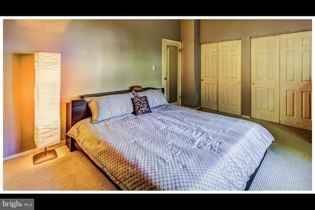 Building Photo - 26 Spring Glen Ct