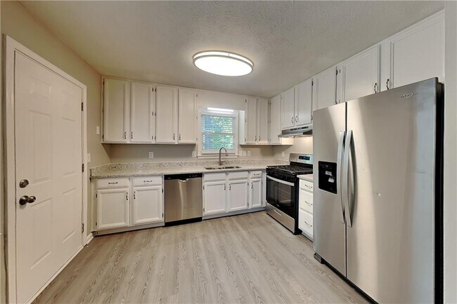 Building Photo - 122 Sherwood Forest Dr
