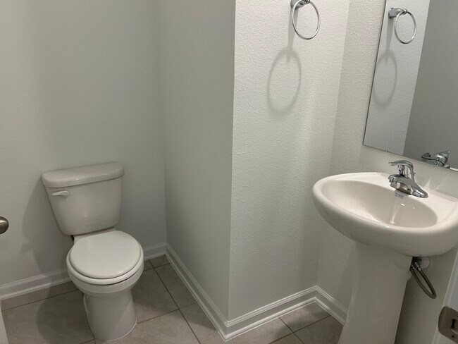 Building Photo - 28 Blue Hvn Rd