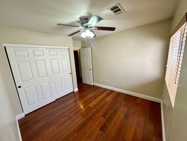 Building Photo - 6747 Enchanted Cove Ct