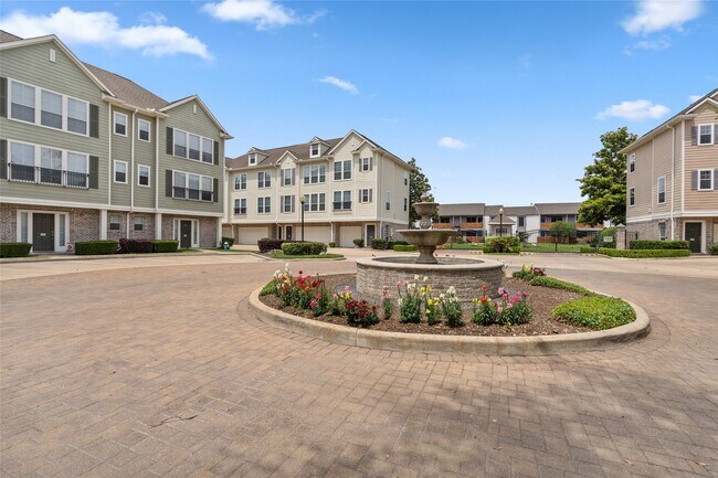 Building Photo - 3001 Murworth Dr