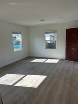 Building Photo - 1382 N Mountain View Ave