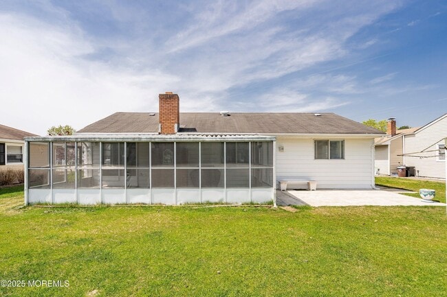 Building Photo - 242 Barbados Dr N