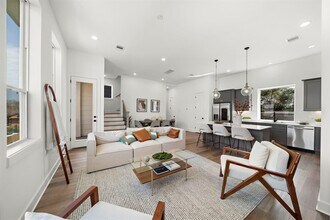 Building Photo - 835D Rachel St