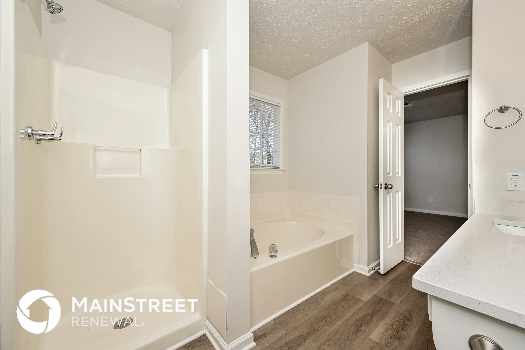 Building Photo - 25 Willow Tree Terrace