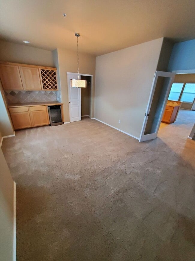 Building Photo - 5991 Blue River Dr SE