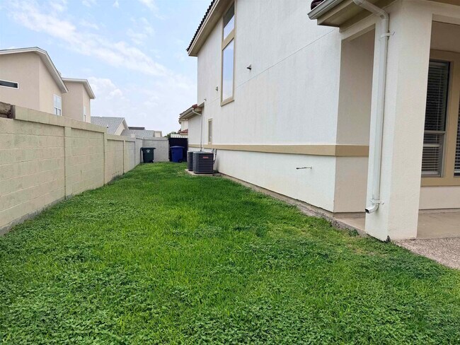 Building Photo - 7221 Lake Victoria Rd