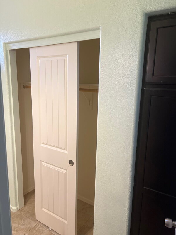 Building Photo - 900 S 94th St