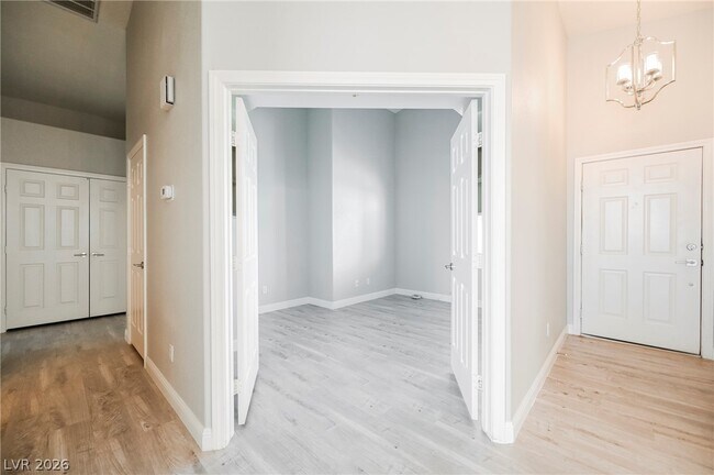 Building Photo - 490 Beaconwood St