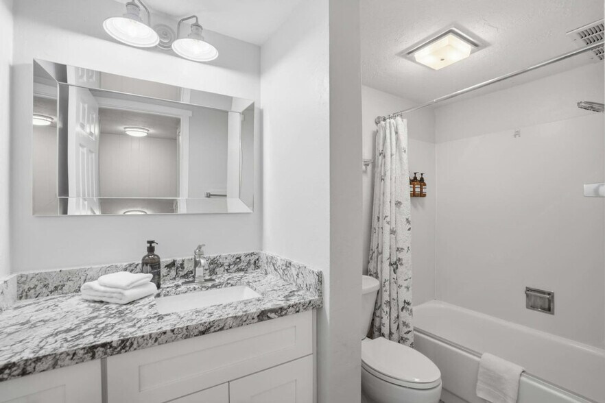 Building Photo - 3592 Bengal Blvd