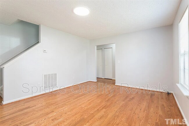 Building Photo - 54 S Engels Cir