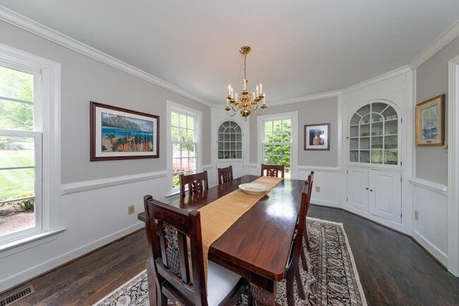 Building Photo - Luxury Kingsmill Property