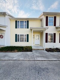 Building Photo - 2 Bedroom, 2.5 Bath Townhouse