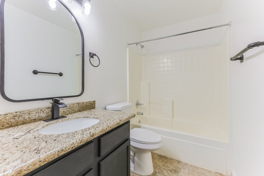 Building Photo - 2281 E Peach Tree Dr