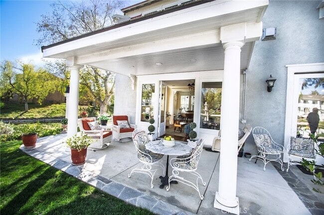 Building Photo - 27016 Island Rd