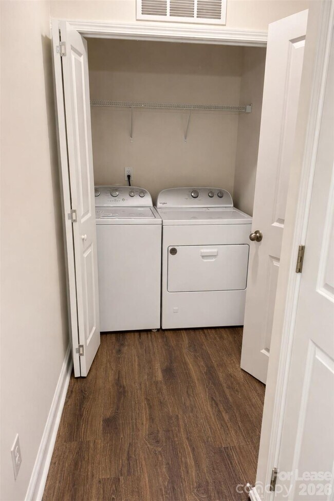 Building Photo - 7870 Iron Rd