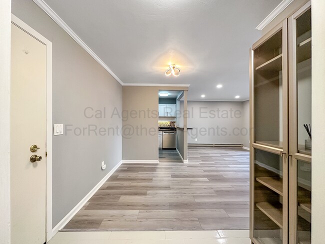 Building Photo - 3 Admiral Dr