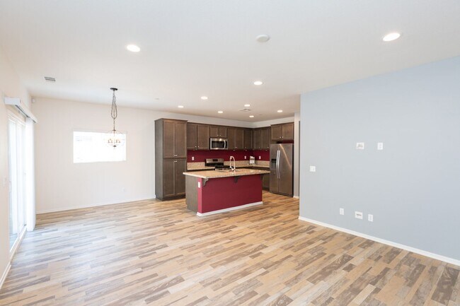 Building Photo - 4 Bed, 3 Bath - Fallbrook Single Family Home