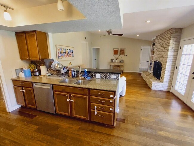 Building Photo - 7503 Chimney Corners