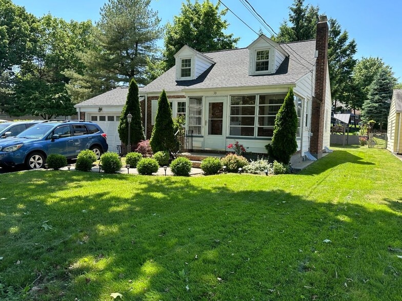 Building Photo - 30 Meisel Ave