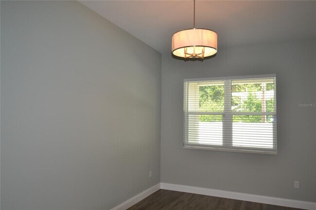 Building Photo - 281 Diogenes St