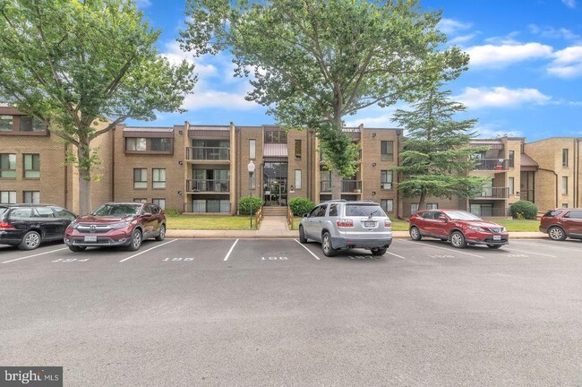 Building Photo - 7587 Margate Ct