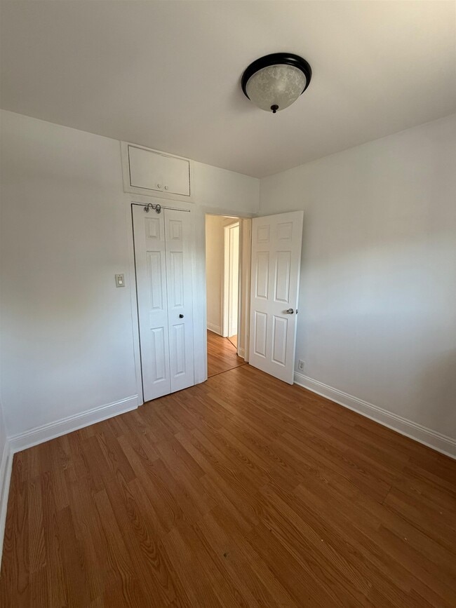 Building Photo - 214 72nd St