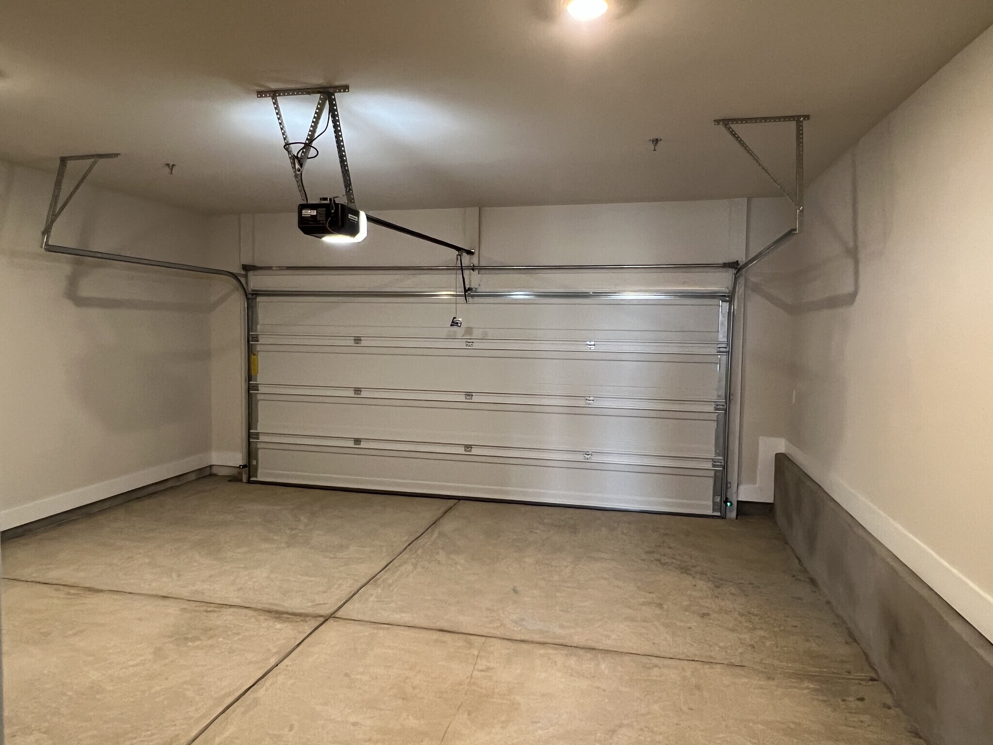 Building Photo - 1245 Willowcrest Way