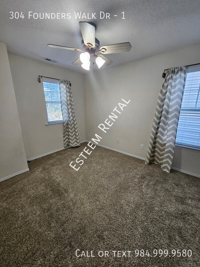Building Photo - 304 Founders Walk Dr