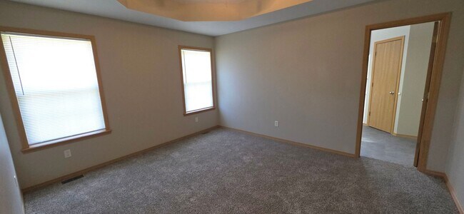 Building Photo - Gorgeous 3BR/2BA brick and stone front home in Keystone Estates! $1395
