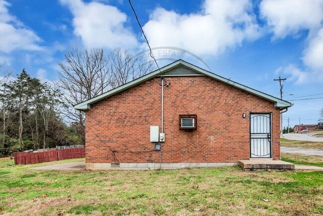 Building Photo - 2526 Highland Trace Dr