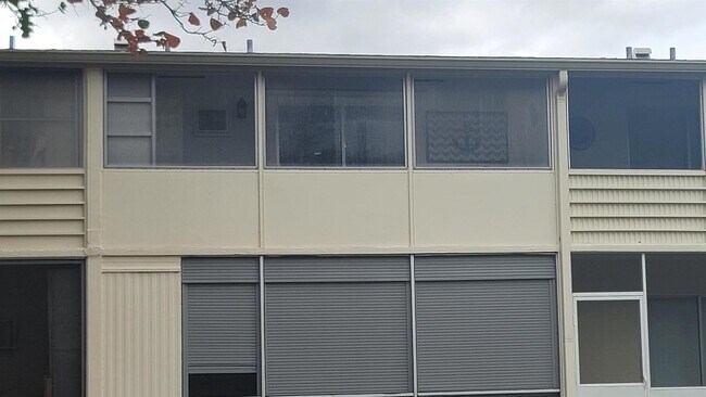 Building Photo - 201 Kent L