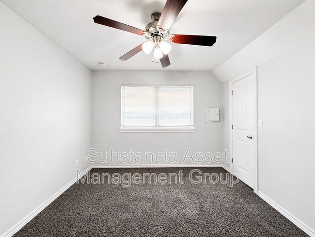 Building Photo - 1429 NW 24th St