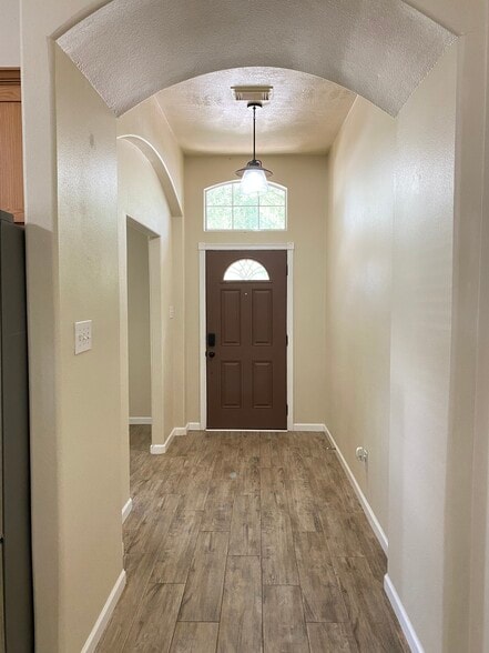 Building Photo - 17802 Oakridge Canyon Ln