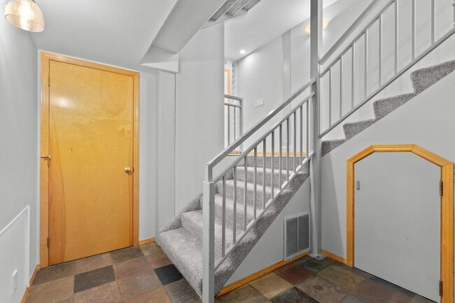 Building Photo - 4Bd/2.5Ba Seattle House