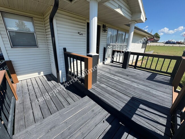 Building Photo - Charming 3-Bedroom Home