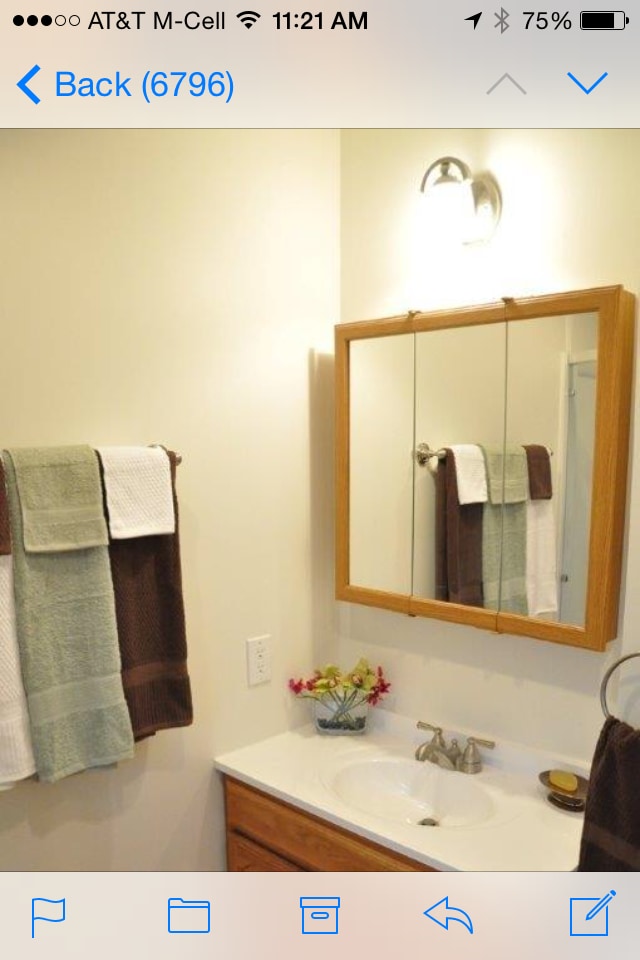 bathroom - 109 S Laurel Ave
