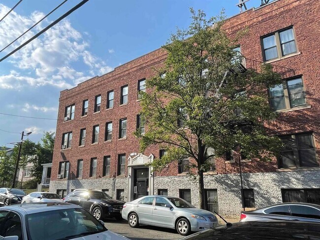 Building Photo - 1 Noll Pl