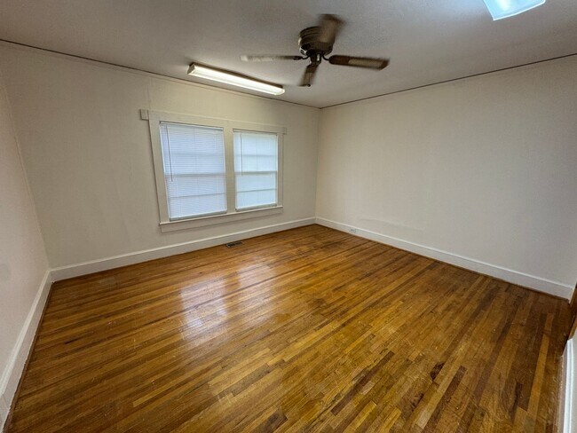 Building Photo - 112 Kale St