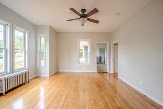 Building Photo - 117 Stevens St