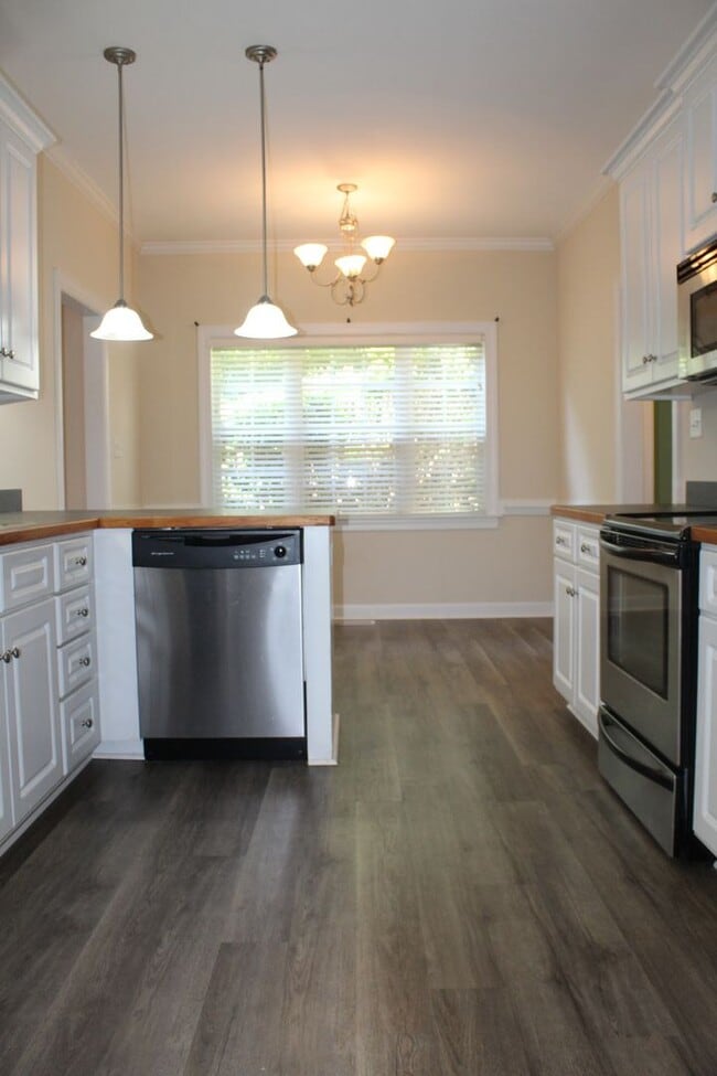Building Photo - Dogwood Estates