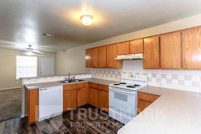 Building Photo - 310 S 40th St