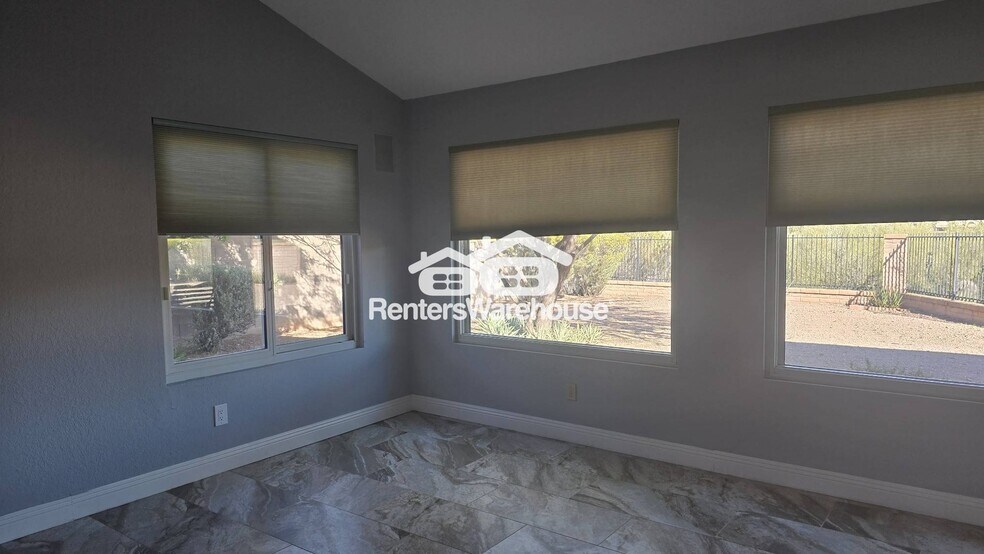 Building Photo - 2693 W Calle De Dalias