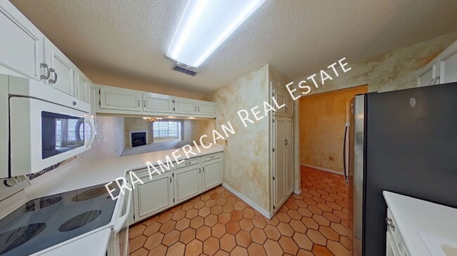 Building Photo - 287 Shalimar Dr